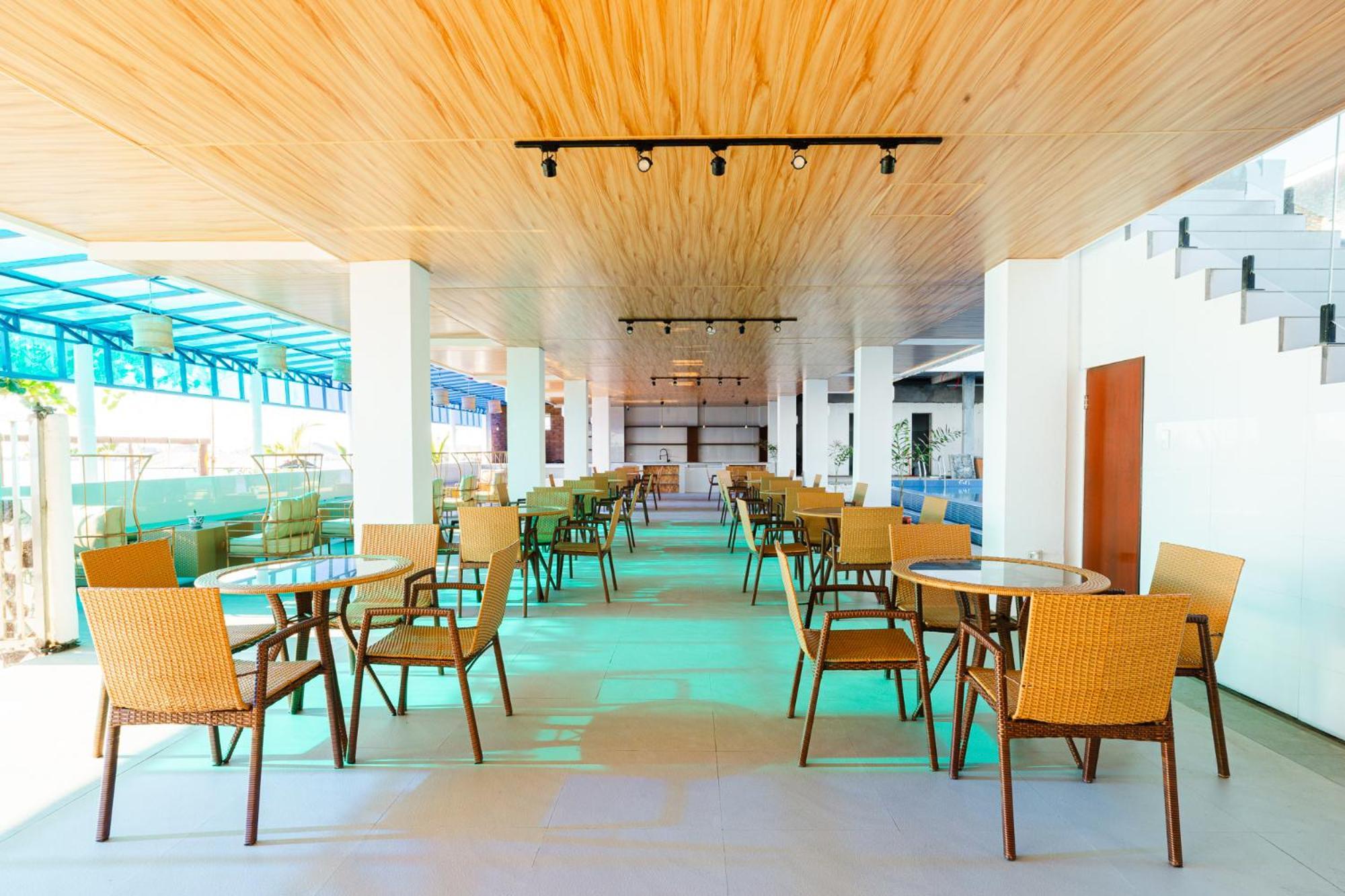 Q Beach Resort Cabangan Εξωτερικό φωτογραφία